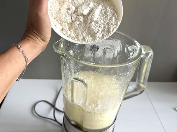 Sardinkový koláč: jednoduchý, vlhký a chutný recept - Príprava krok 5