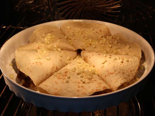 Tortilly pečené v rúre s quesadillou a pikantnou hovädzou náplňou - Príprava krok 6