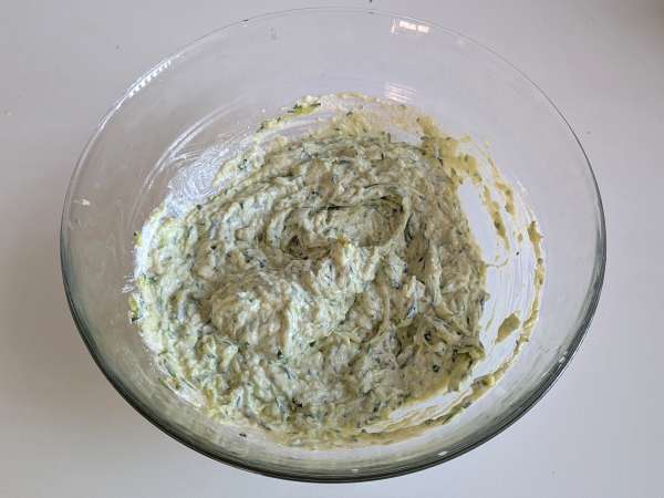 Conchiglioni plnené ricottou, cuketou a citrónom: krémové a au gratin v rúre - Príprava krok 5