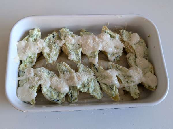 Conchiglioni plnené ricottou, cuketou a citrónom: krémové a au gratin v rúre - Príprava krok 8