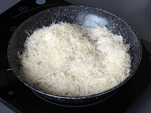Dubajské žuvačky, virálny recept na mochis s pistáciovou a kadaifovou náplňou - Príprava krok 2