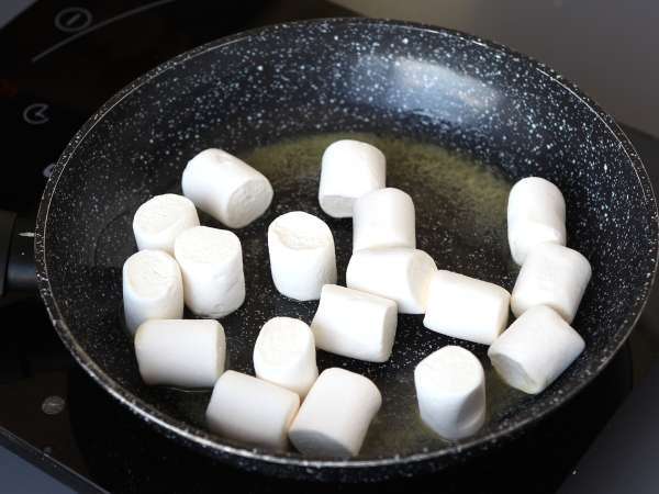 Dubajské žuvačky, virálny recept na mochis s pistáciovou a kadaifovou náplňou - Príprava krok 5