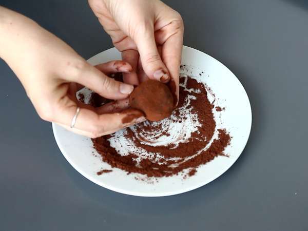 Dubajské žuvačky, virálny recept na mochis s pistáciovou a kadaifovou náplňou - Príprava krok 10