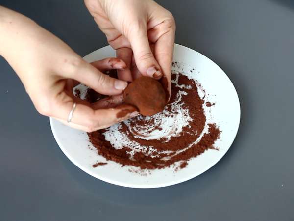 Dubajské žuvačky, virálny recept na mochis s pistáciovou a kadaifovou náplňou - Príprava krok 10