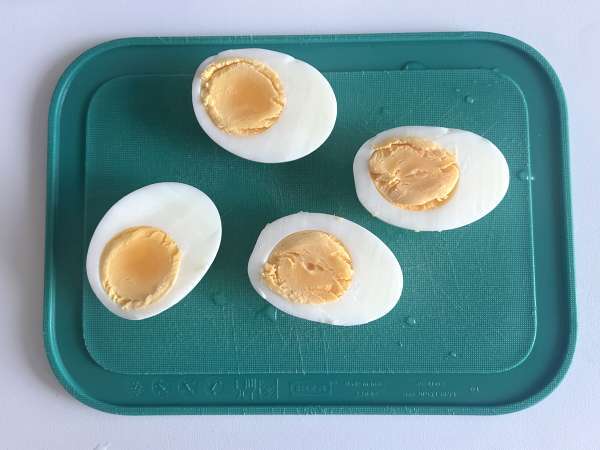 Chrumkavé vajíčka feta: veľmi jednoduchý a trendový recept - Príprava krok 3