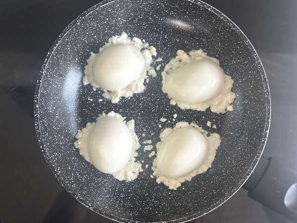 Chrumkavé vajíčka feta: veľmi jednoduchý a trendový recept - Príprava krok 5