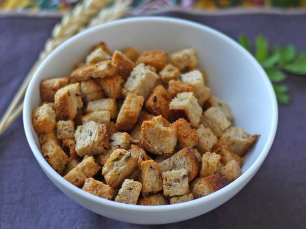 Chrumkavé bylinkové krutóny vo fritéze (rýchle a jednoduché) - Príprava krok 7