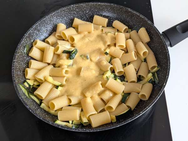 Cuketa Carbonara: jednoduchý vegetariánsky recept - Príprava krok 8