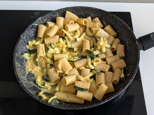 Cuketa Carbonara: jednoduchý vegetariánsky recept - Príprava krok 9