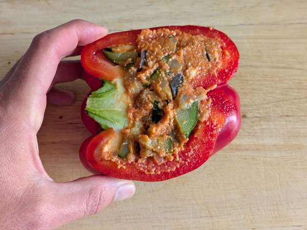 Pečené vegetariánske plnené papriky: jednoduchý a chutný recept so zeleninou a syrom mozzarella - Príprava krok 6