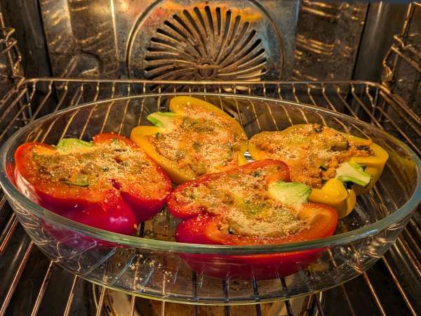 Pečené vegetariánske plnené papriky: jednoduchý a chutný recept so zeleninou a syrom mozzarella - Príprava krok 8