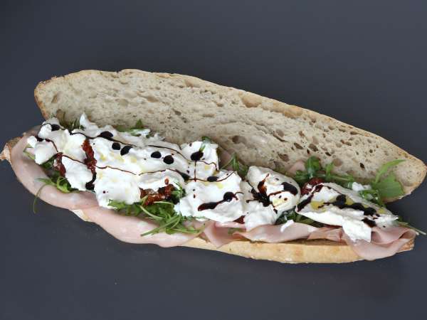 Gurmánsky taliansky sendvič s mortadelou a syrom burrata - Príprava krok 6