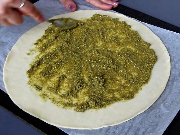 Koláč s pestom a cuketou: jednoduchý recept, ktorý vonia ako leto! - Príprava krok 3