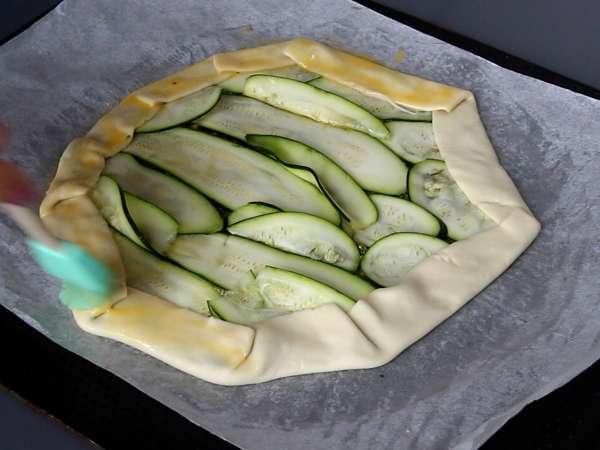 Koláč s pestom a cuketou: jednoduchý recept, ktorý vonia ako leto! - Príprava krok 5