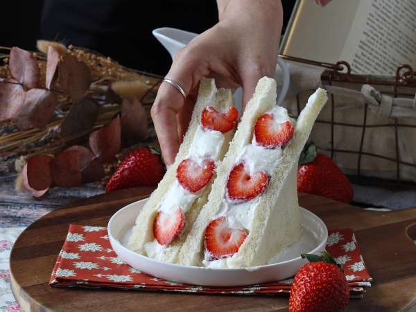 Ichigo sando, japonský jahodový sendvič! - Príprava krok 10