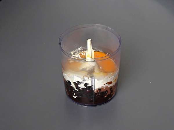 Proteínový čokoládový fondán: jednoduchý recept so srvátkovým proteínom - Príprava krok 1