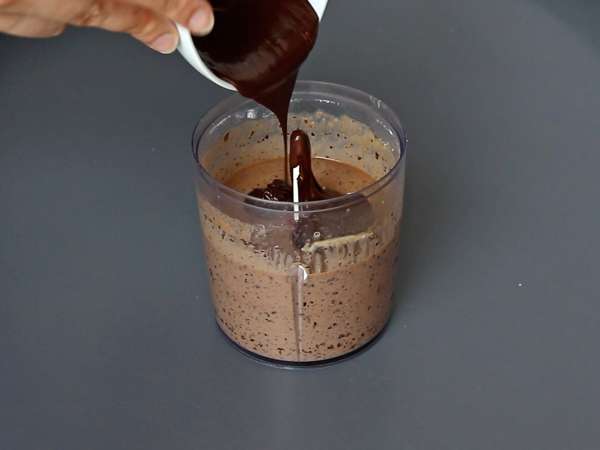 Proteínový čokoládový fondán: jednoduchý recept so srvátkovým proteínom - Príprava krok 2