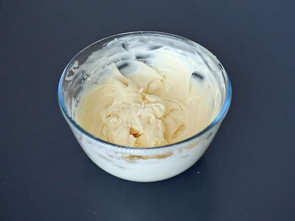 Tiramisu s pečenými marhúľami: ovocný dezert s jemnou konzistenciou, ideálny na leto - Príprava krok 4