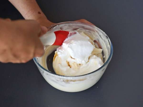 Tiramisu s pečenými marhúľami: ovocný dezert s jemnou konzistenciou, ideálny na leto - Príprava krok 5