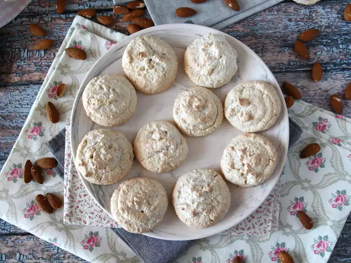 Amaretti, talianske mandľové pochúťky ideálne ku káve! - foto 5
