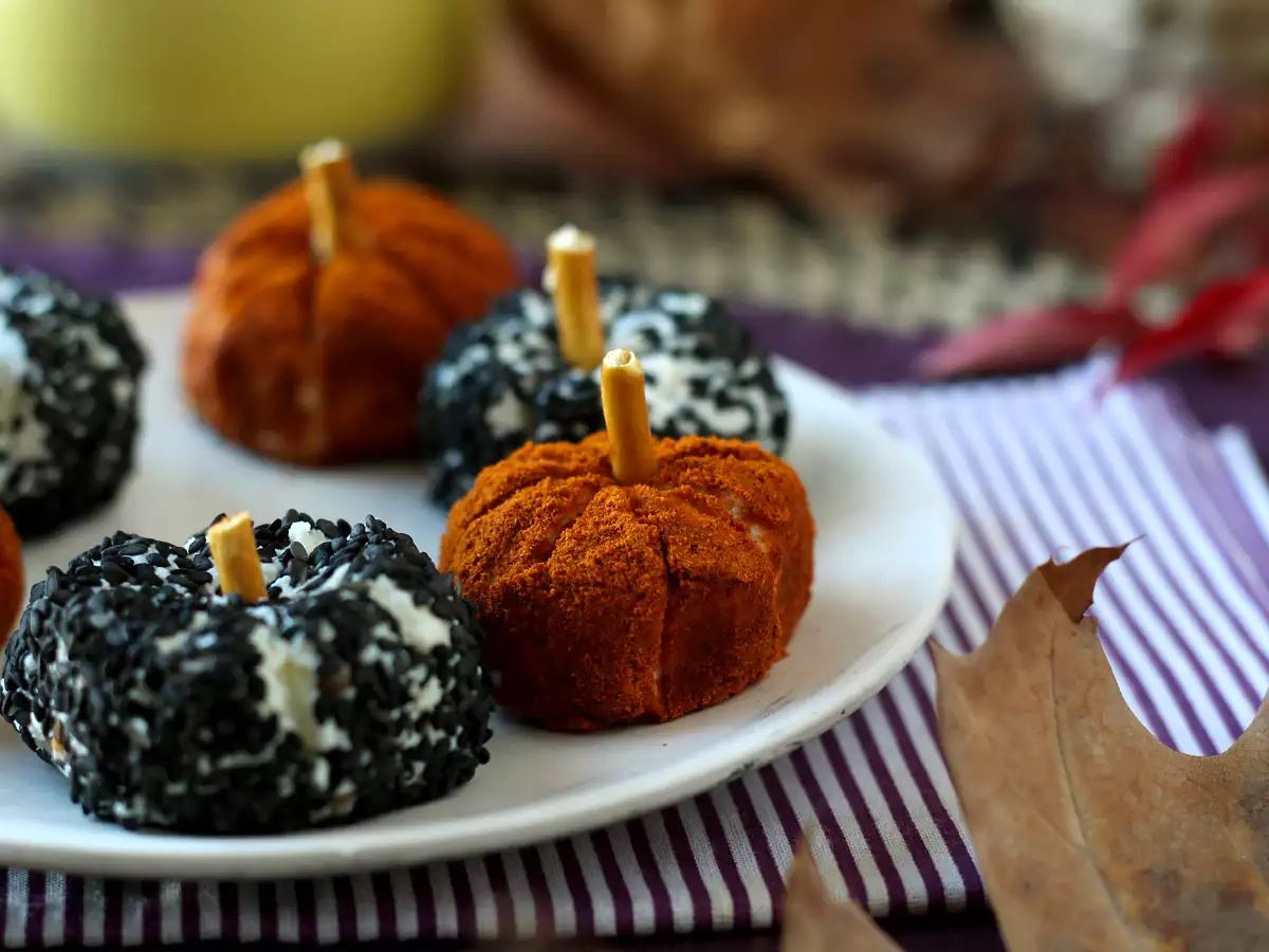 Aperitívna syrová nátierka v tvare tekvice, ideálna na Halloween! - foto 4