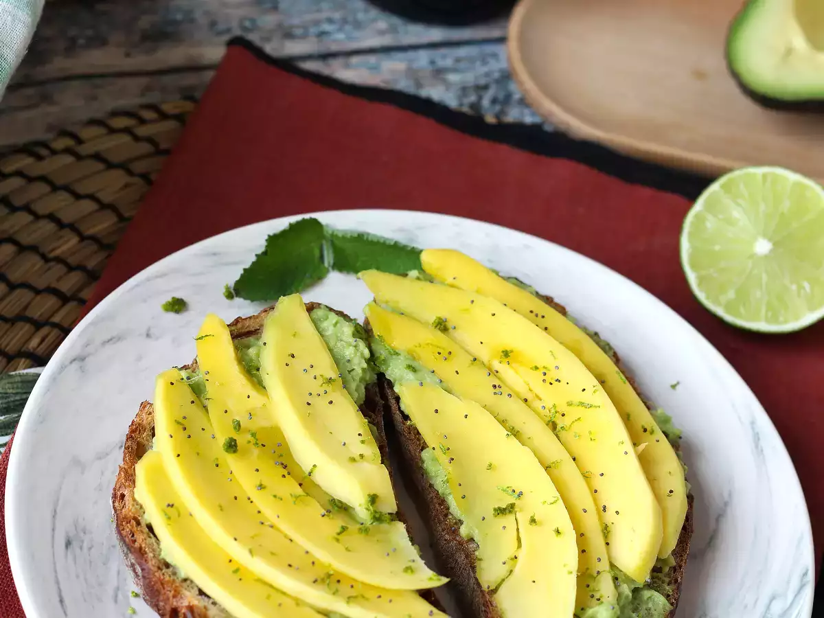 Avokádový toast s mangom a limetkou: svieži, rýchly a chutný recept - foto 3