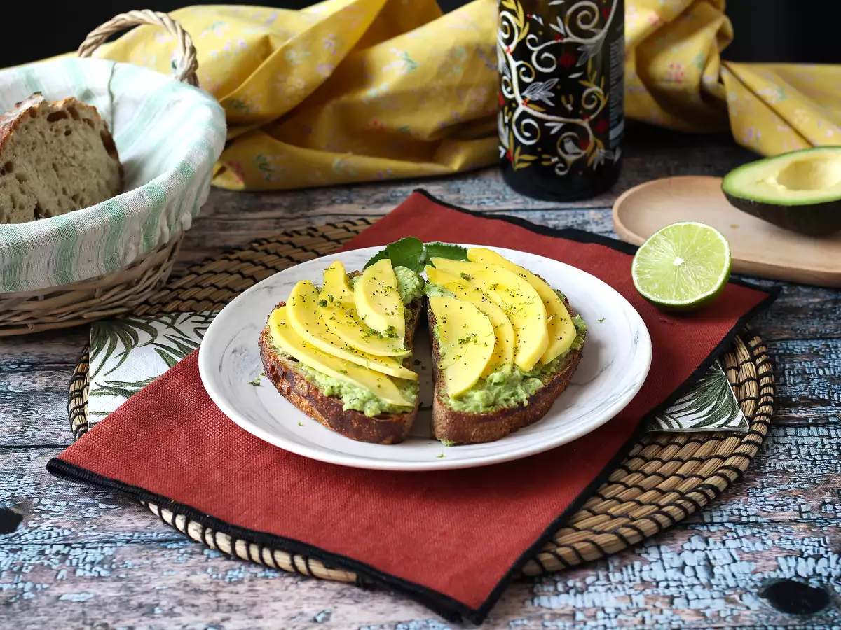 Avokádový toast s mangom a limetkou: svieži, rýchly a chutný recept - foto 6