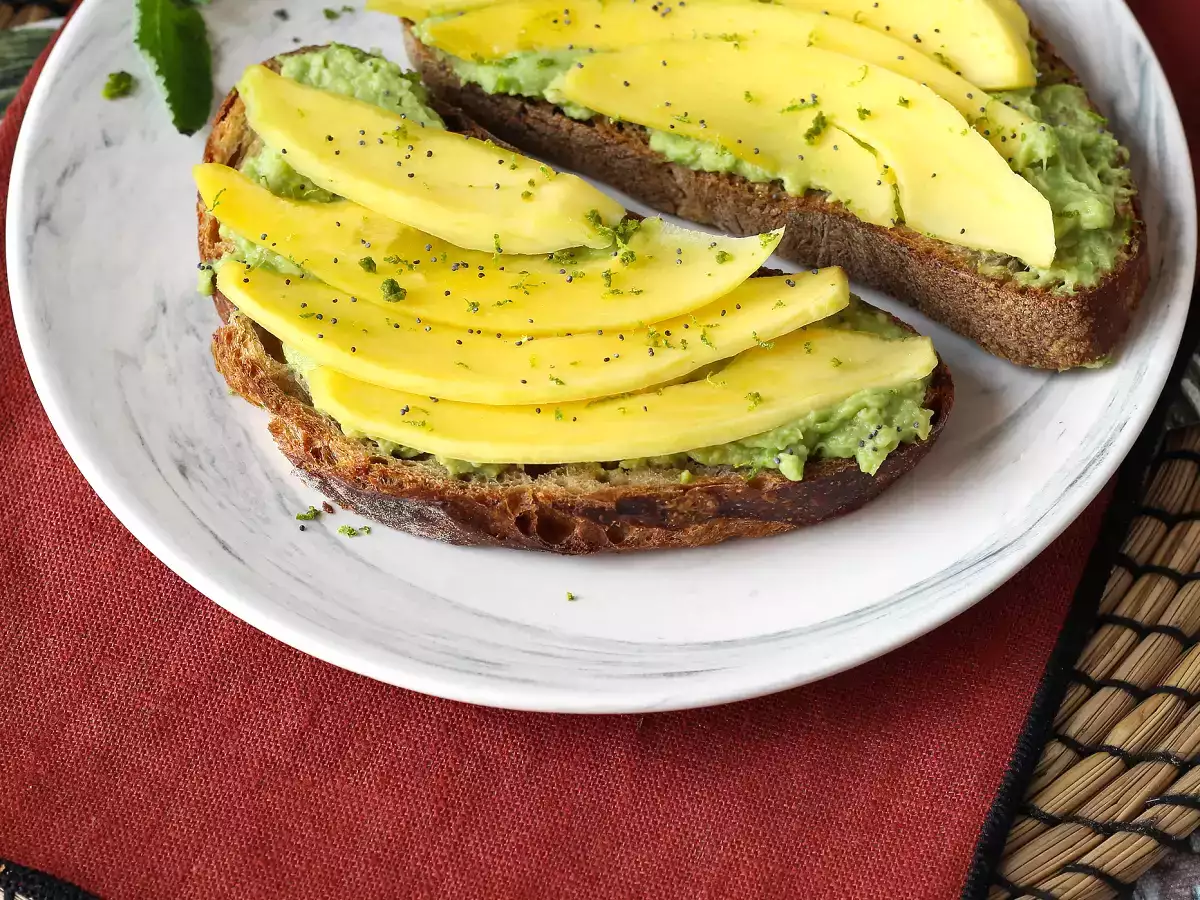 Avokádový toast s mangom a limetkou: svieži, rýchly a chutný recept - foto 7