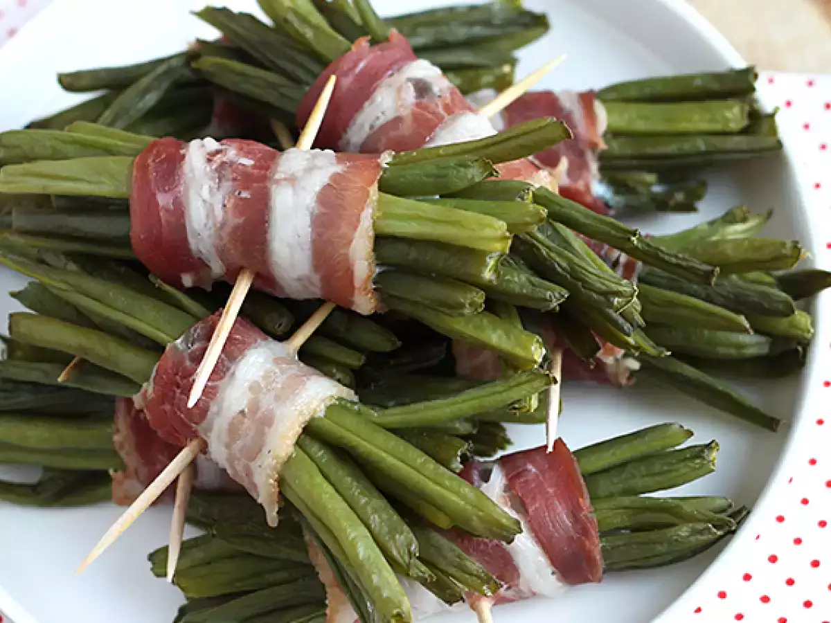 Balíky zelenej fazule a údená slanina - foto 2