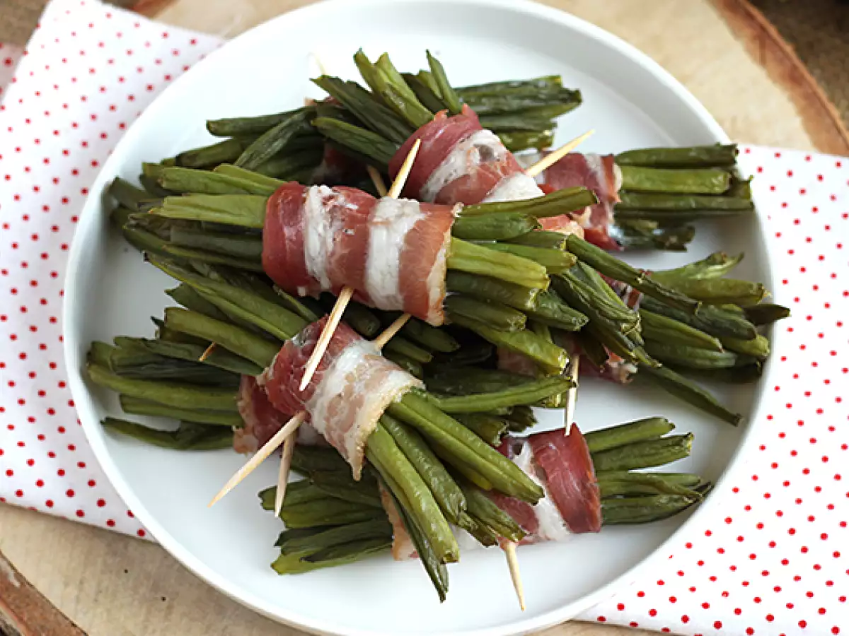 Balíky zelenej fazule a údená slanina - foto 4