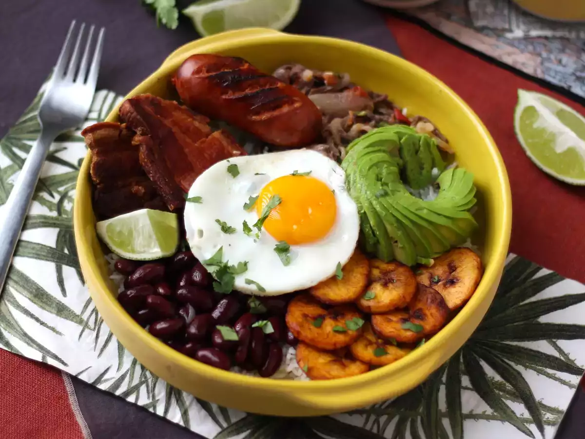 Bandeja Paisa, kolumbijské jedlo plné chuti a tradície - foto 3