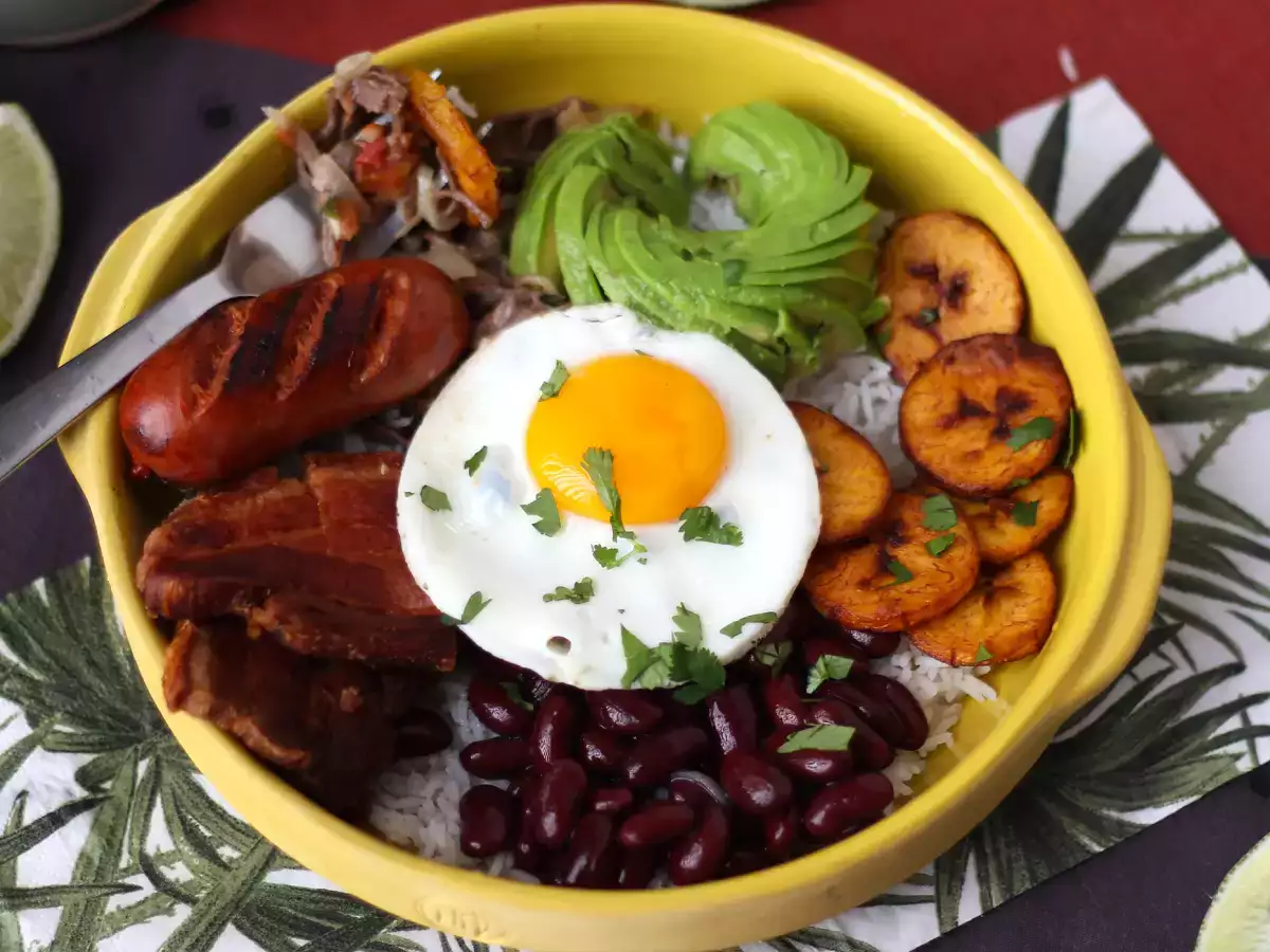 Bandeja Paisa, kolumbijské jedlo plné chuti a tradície - foto 6