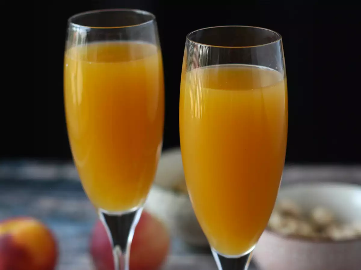 Bellini, jednoduchý taliansky broskyňový koktail, ktorý si môžete pripraviť doma! - foto 2