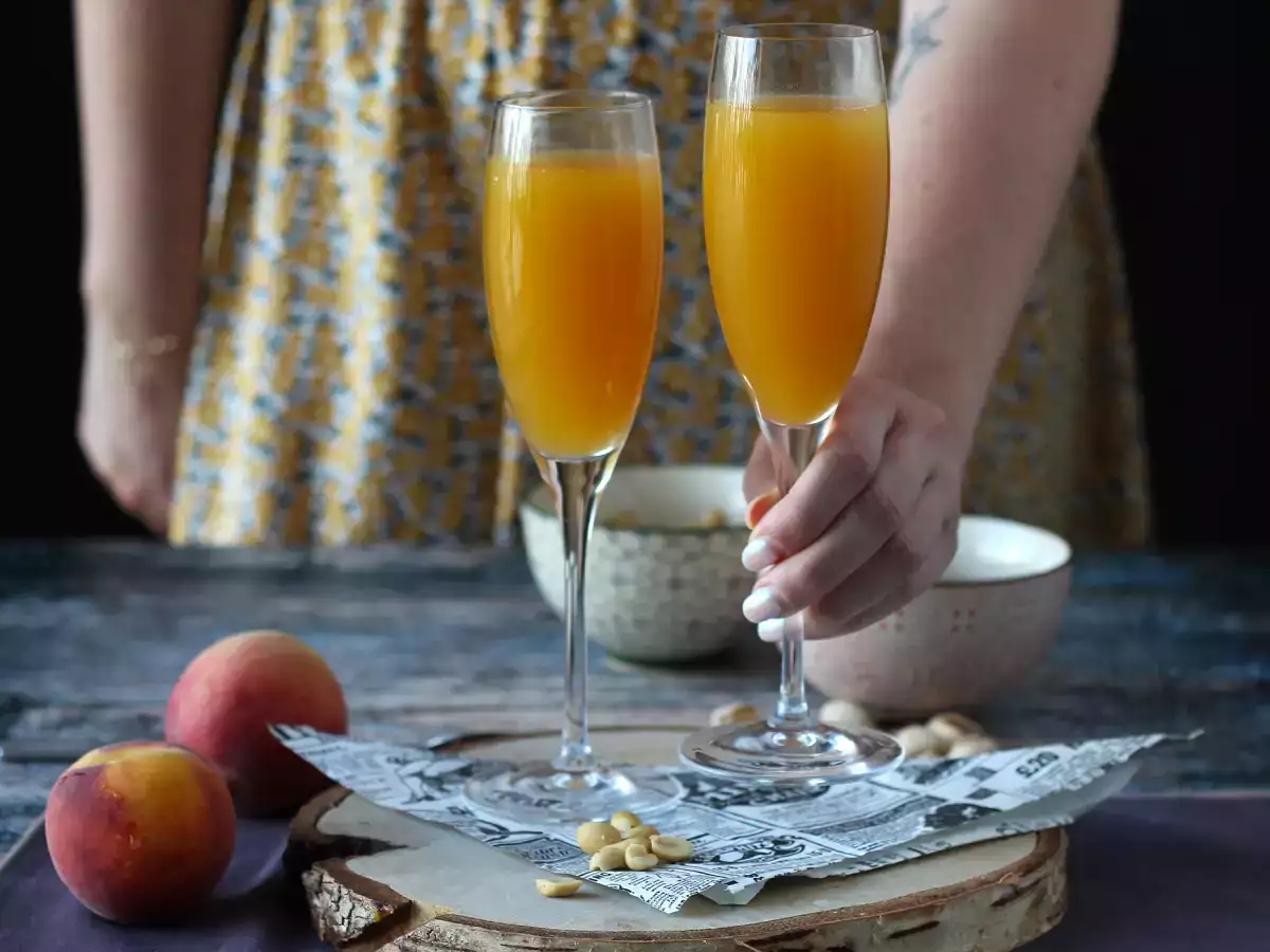 Bellini, jednoduchý taliansky broskyňový koktail, ktorý si môžete pripraviť doma! - foto 3