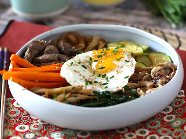 Recept Bibimbap, tradičné kórejské jedlo