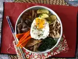 Bibimbap, tradičné kórejské jedlo, foto 3
