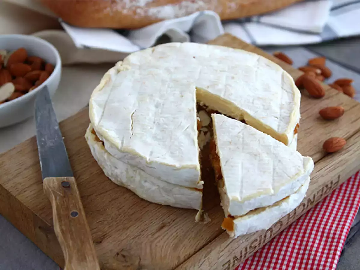 Brie s marhuľovou a mandľovou náplňou - foto 3