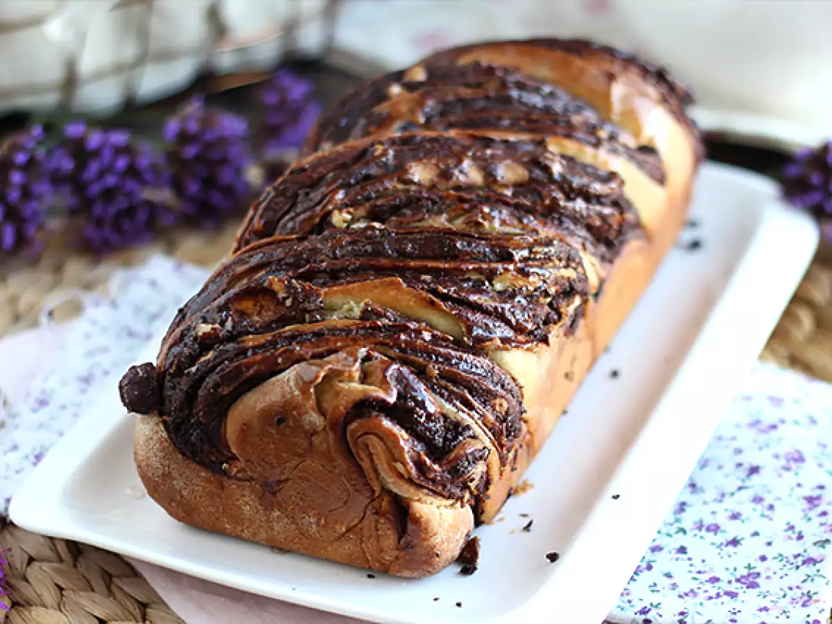 Brioška Babka s čokoládou a lieskovými orieškami