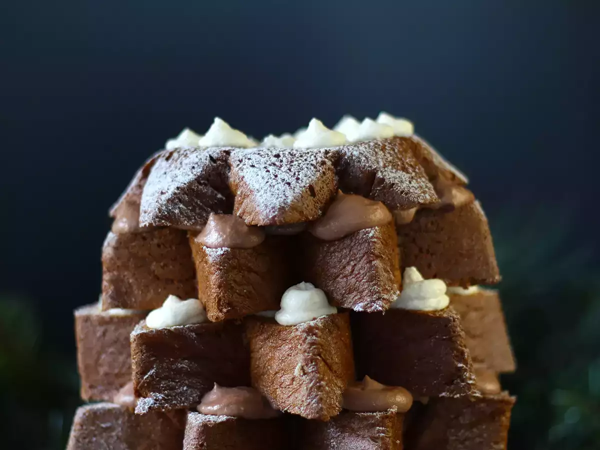 Brioška Pandoro plnená krémom Nutella a vanilkovým krémom v tvare vianočného stromčeka - foto 7