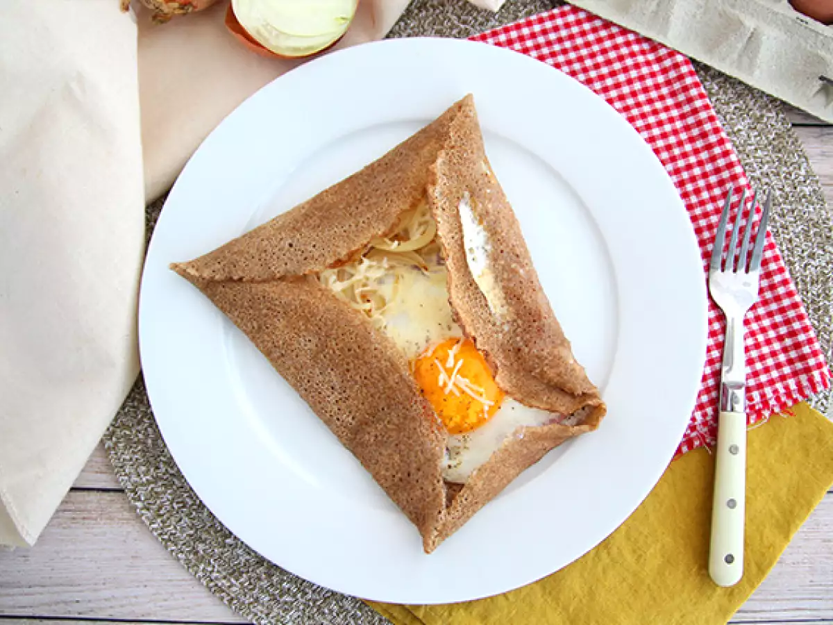 Celozrnné pohánkové palacinky so šunkou, syrom a vajcom - foto 3