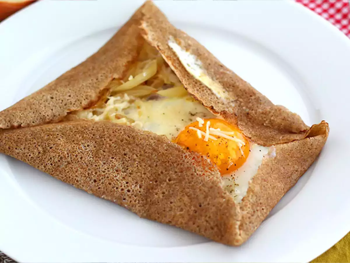 Celozrnné pohánkové palacinky so šunkou, syrom a vajcom - foto 4