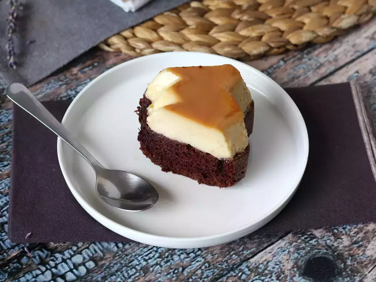 Choco flan, dokonalá kombinácia vlhkého čokoládového koláča a vanilkového karamelového flan