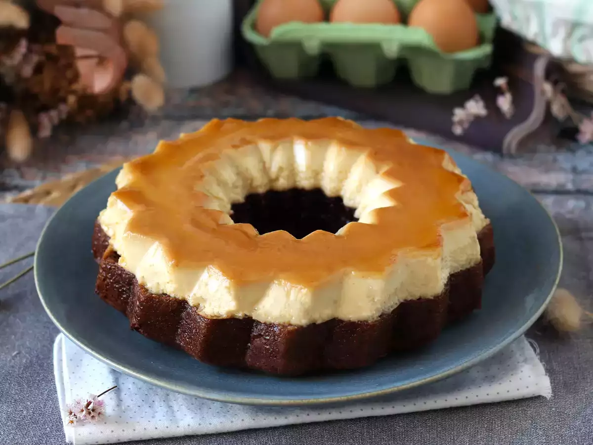 Choco flan, dokonalá kombinácia vlhkého čokoládového koláča a vanilkového karamelového flan - foto 2