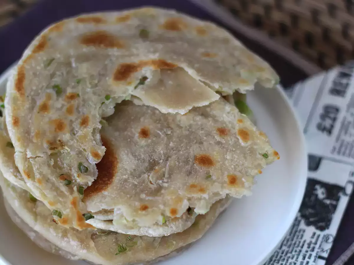 Čínske palacinky so zelenou cibuľkou - Scallion pancakes - foto 2