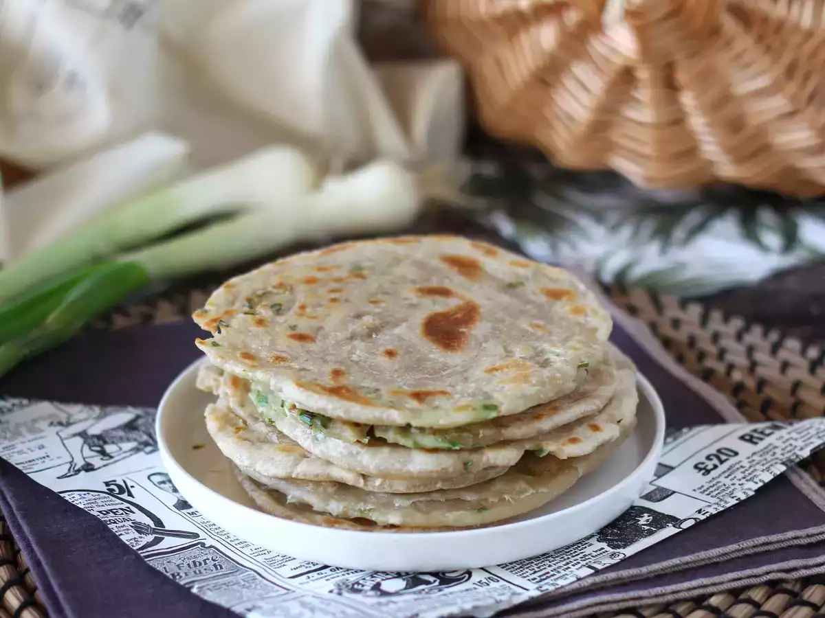 Čínske palacinky so zelenou cibuľkou - Scallion pancakes - foto 3