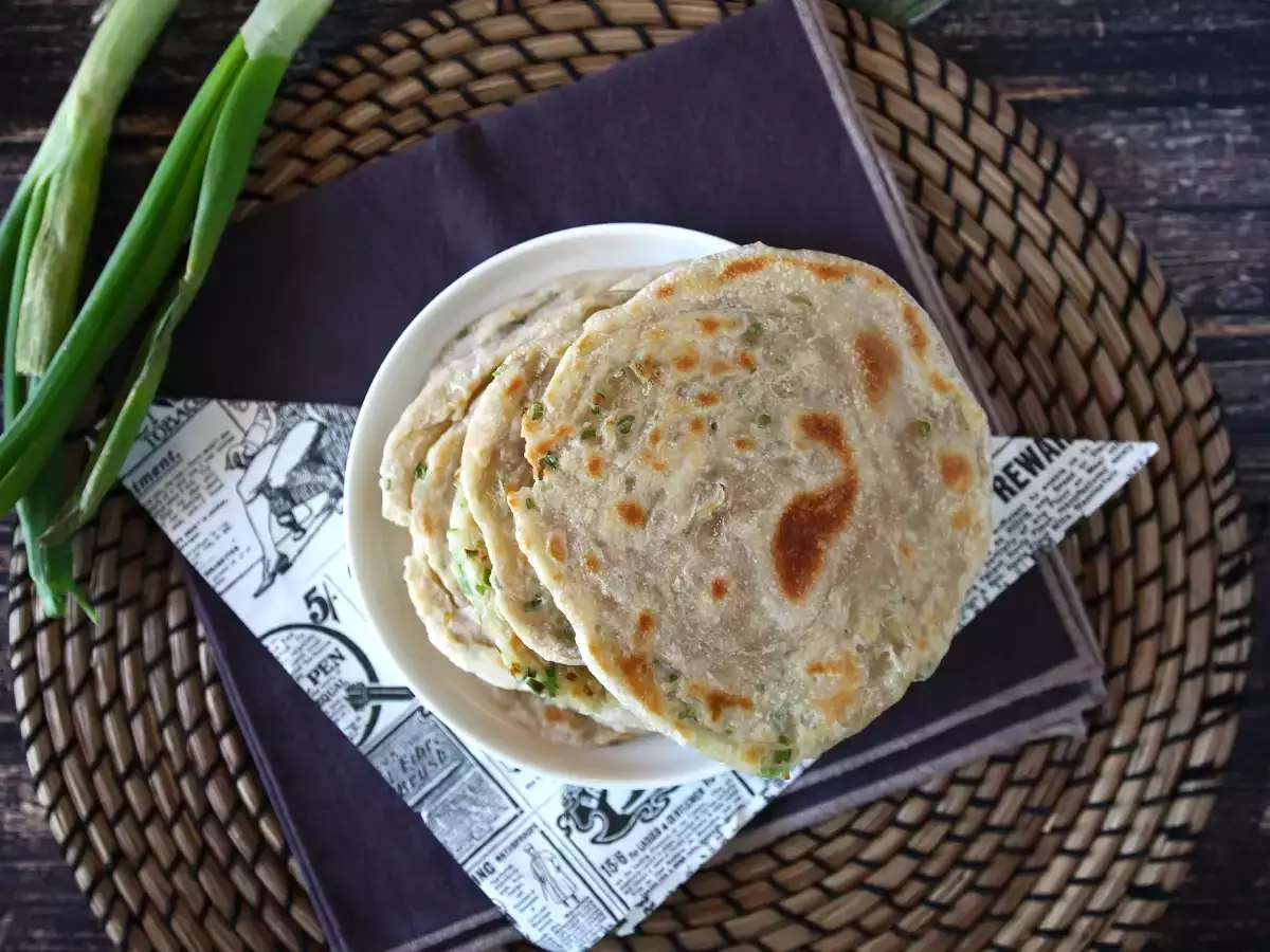 Čínske palacinky so zelenou cibuľkou - Scallion pancakes - foto 5