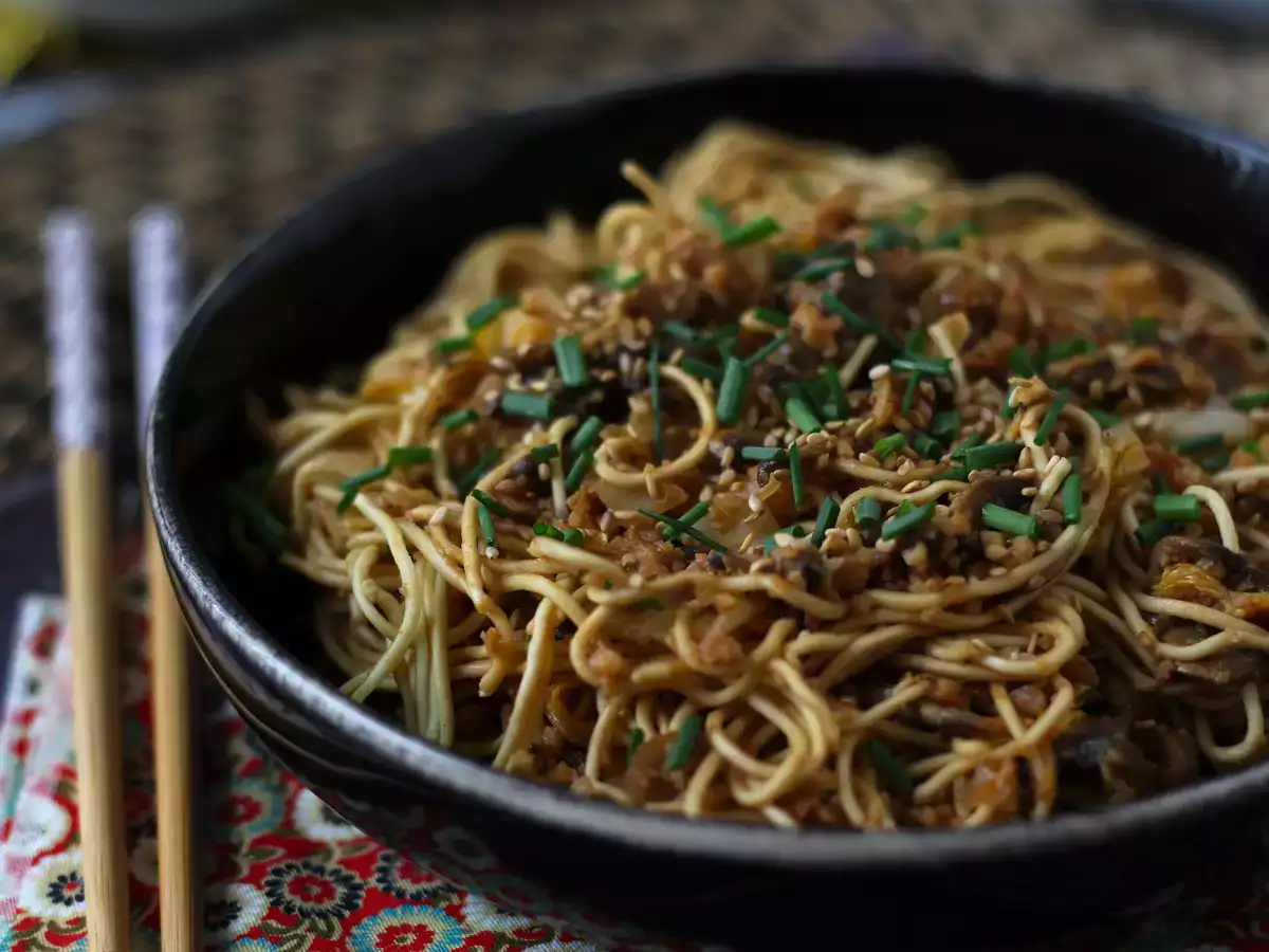 Čínske rezance wok (zelenina a sójový proteín) - foto 2