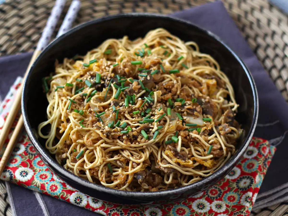 Čínske rezance wok (zelenina a sójový proteín) - foto 6