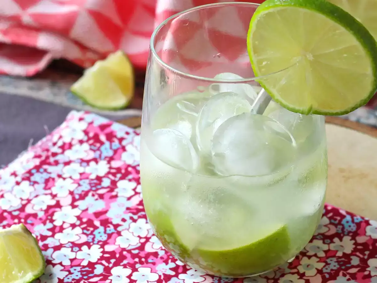 Citrónová Caipirinha: brazílsky nápoj, ktorý si ľahko pripravíte bez koktailového šejkra - foto 4
