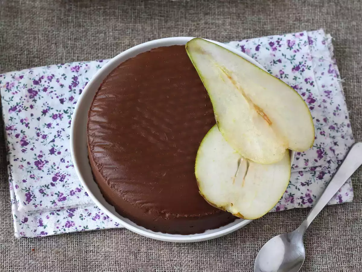 Čokoládový hruškový fondán, super jednoduchý dezert, ktorý si pripravíte len z 2 ingrediencií! - foto 6
